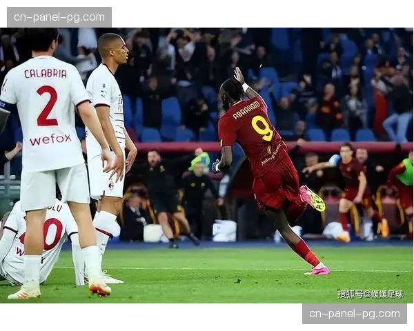 弗罗西诺内主场因球迷向场内投掷烟雾弹，比赛中断五分钟