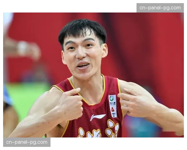 更衣室一幕：浙江队吴前赛后冰敷膝盖，面对记者追问伤势仅表示“为球队拼到底”